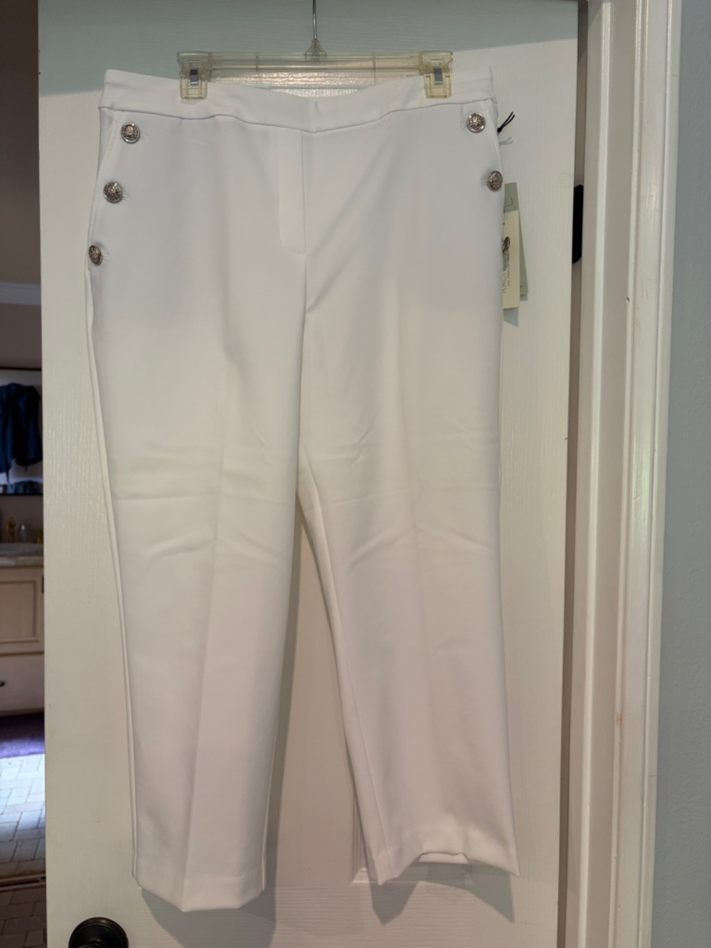 NWT Rachel Zoe Hi-Rise Slim Leg Crop pants. Size 14. Color: White.